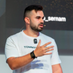 Si estás aquí es porque ya conoces algo del curso de Partner 360 o te suena el nombre de Fabio Serna. Entiendo que estés buscando más información, buscando opiniones honestas, casos reales porque la verdad el tema suena bien, pero crea dudas…