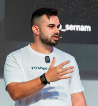 Si estás aquí es porque ya conoces algo del curso de Partner 360 o te suena el nombre de Fabio Serna. Entiendo que estés buscando más información, buscando opiniones honestas, casos reales porque la verdad el tema suena bien, pero crea dudas…